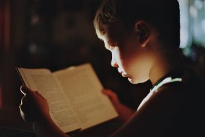 Magia czytania: Od praktycznych akcesoriów po fascynujące historie dla dzieci